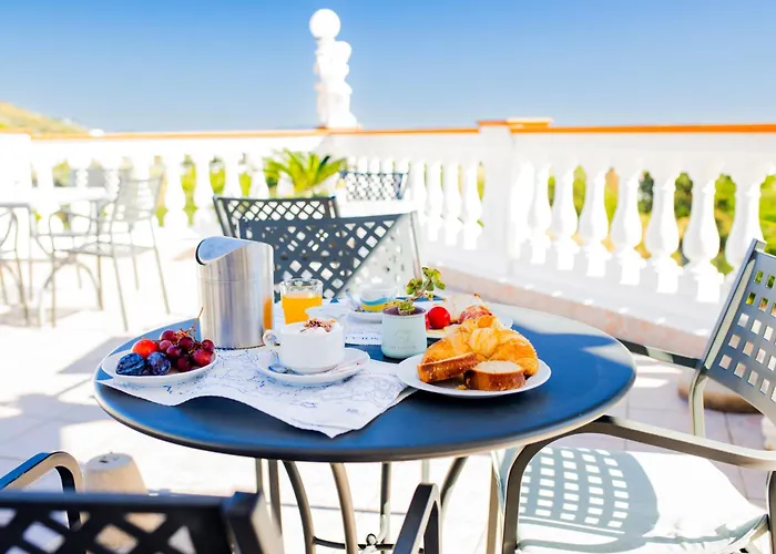 Oda ve Kahvaltı Natalina 4*