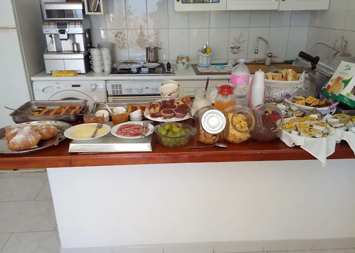Alojamento de Acomodação e Pequeno-almoço Natalina Forio di Ischia