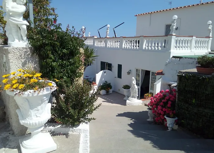 Alojamento de Acomodação e Pequeno-almoço Natalina Forio di Ischia
