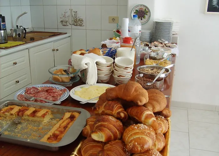 Alojamento de Acomodação e Pequeno-almoço Natalina Forio di Ischia